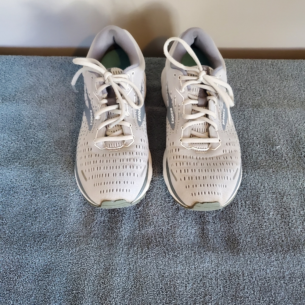 Brooks Ghost 13 running shoes